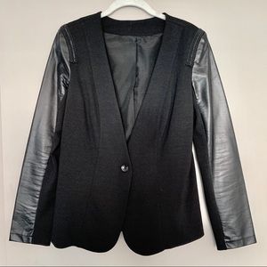 ✨Black Leather Sleeved Blazer✨